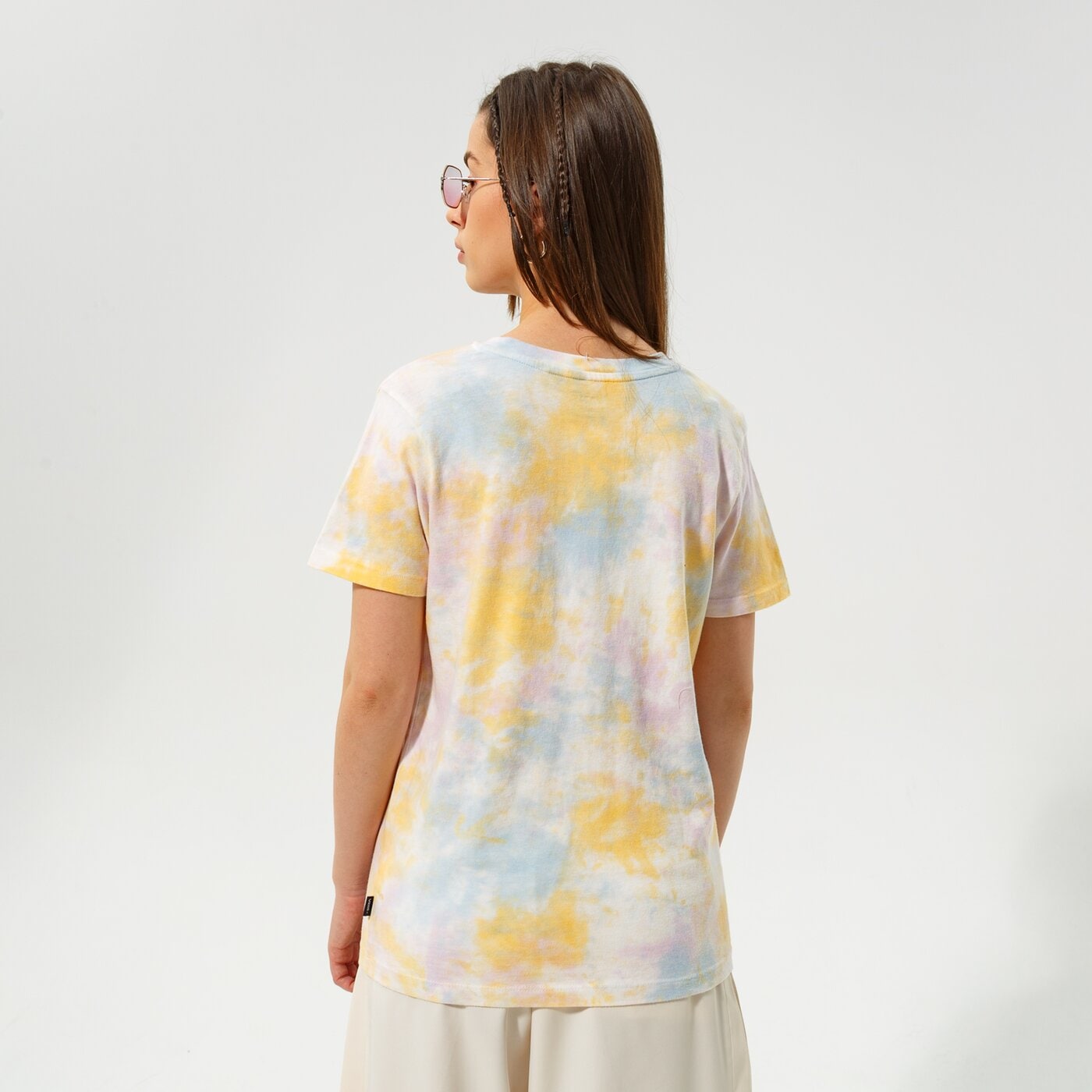 Дамска тениска VANS ТЕНИСКА LOGO WASH CREW vn0a7rsbyre1 цвят многоцветен