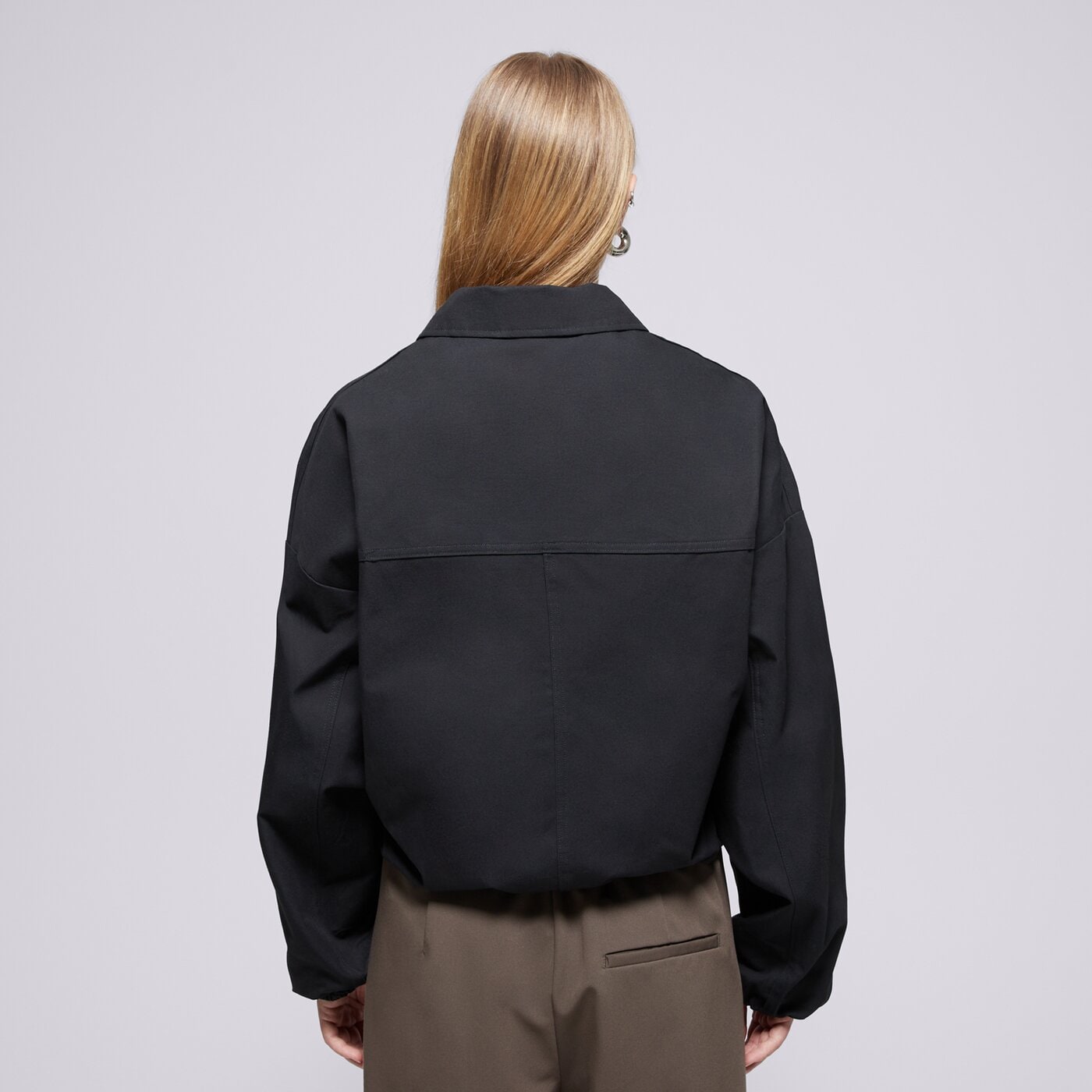 Дамско преходно яке NIKE ЯКЕ W NSW STREET WVN COACH JKT hv1968-010 цвят черен