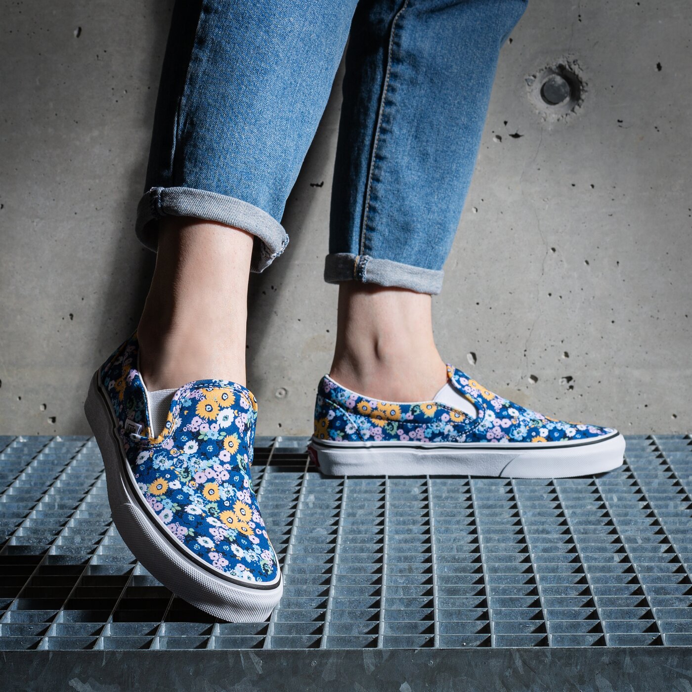 Дамски маратонки VANS UA CLASSIC SLIP-ON vn000xg8as21 цвят многоцветен