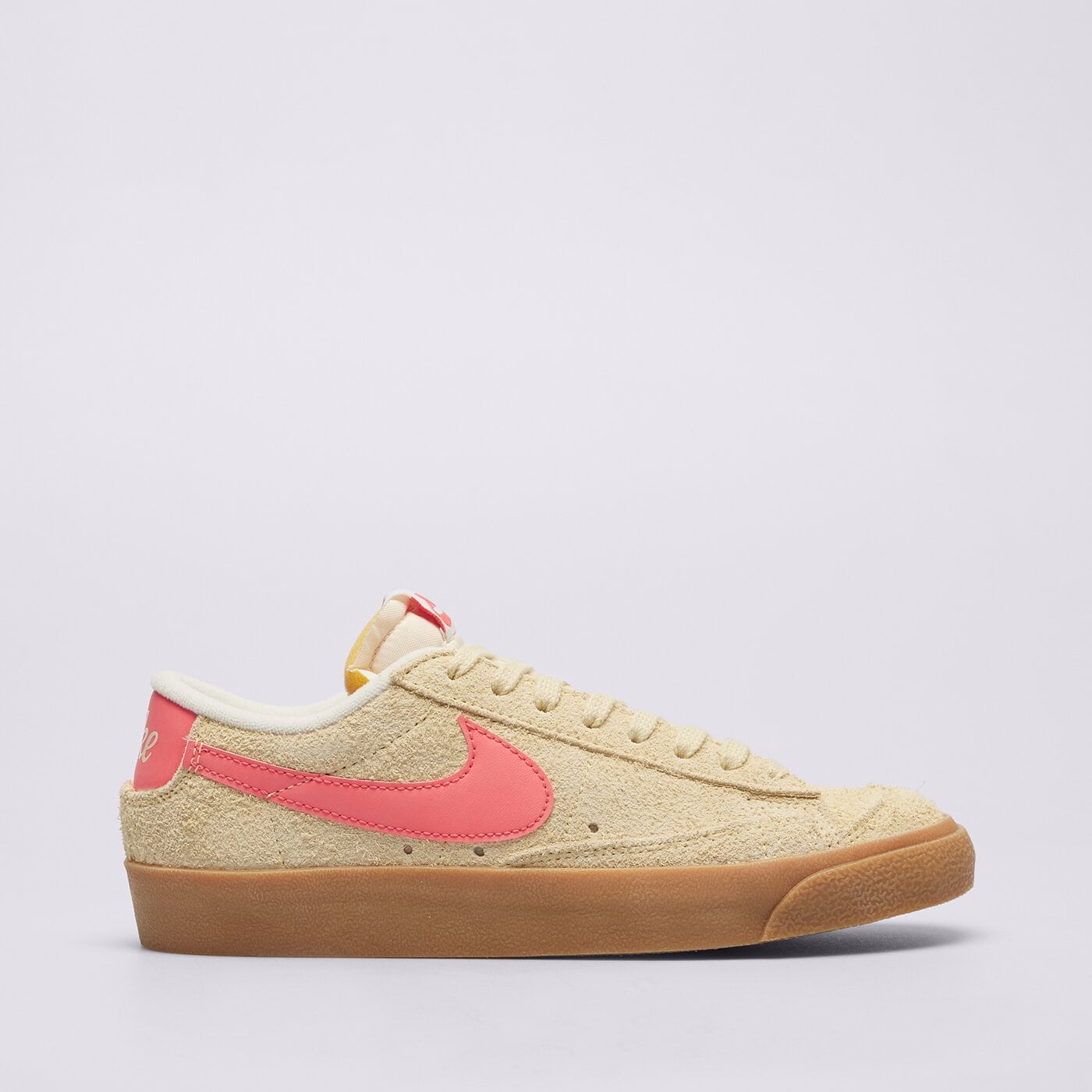 Дамски маратонки NIKE BLAZER LOW '77 VINTAGE fq8060-700 цвят жълт