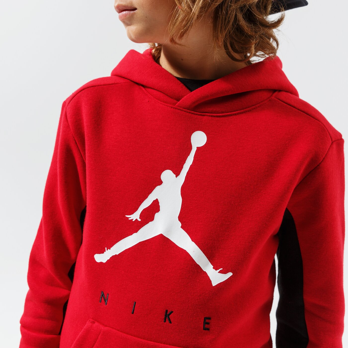 Детски суичър JORDAN СУИТЧЪР С КАЧУЛКА JUMPMAN BY NIKE PO BOY 95a675-r78 цвят червен