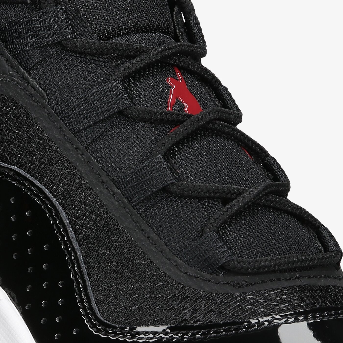 Мъжки маратонки AIR JORDAN 11 CMFT LOW dm0844-005 цвят черен