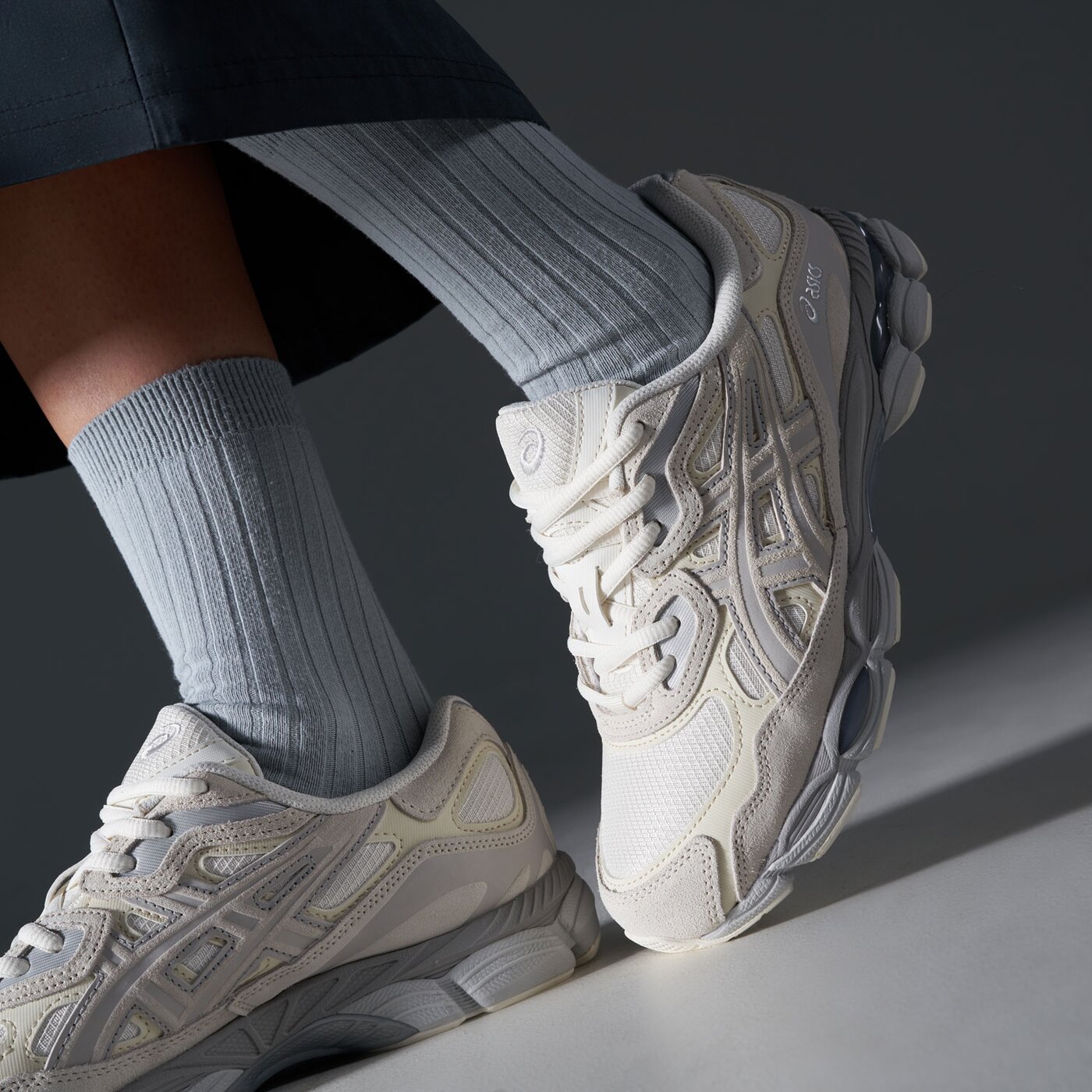 Дамски маратонки ASICS GEL-NYC 1203a739-100 цвят бежов