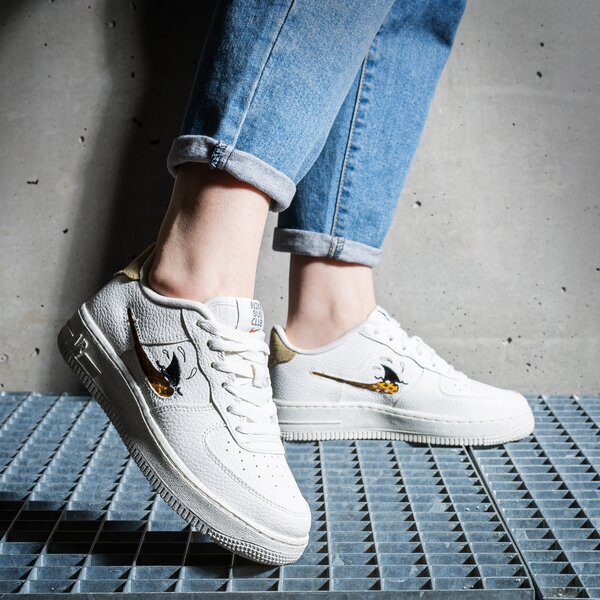 Детски маратонки NIKE AIR FORCE 1 LV8 dq7690-100 цвят бежов