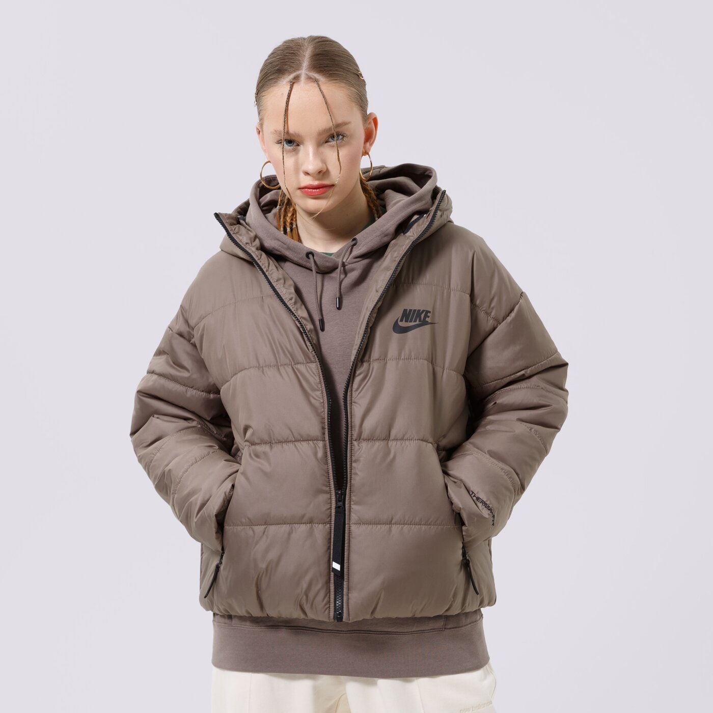 Дамско зимно яке NIKE ЯКЕ ЗИМНО W NSW SYN TF RPL HD JKT dx1797-040 цвят кафяв