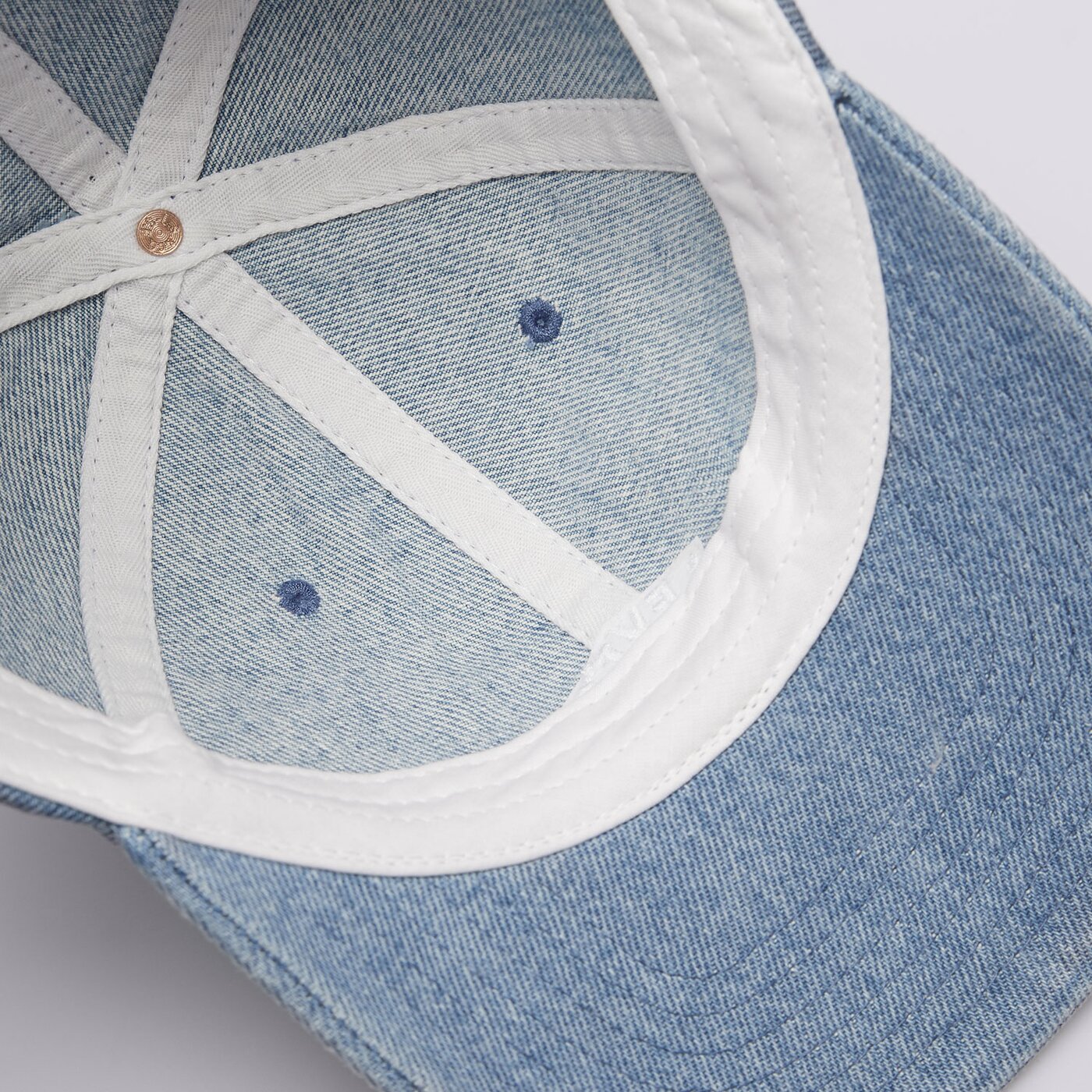 Дамска шапка с козирка LEVI'S ШАПКА LAZY GIRL LOGO CAP 000ag-0005 цвят син