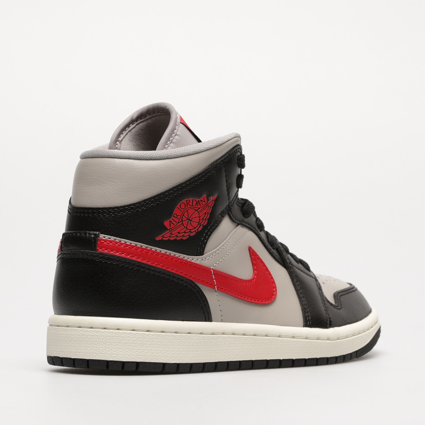 Дамски маратонки WMNS AIR JORDAN 1 MID bq6472-060 цвят сив