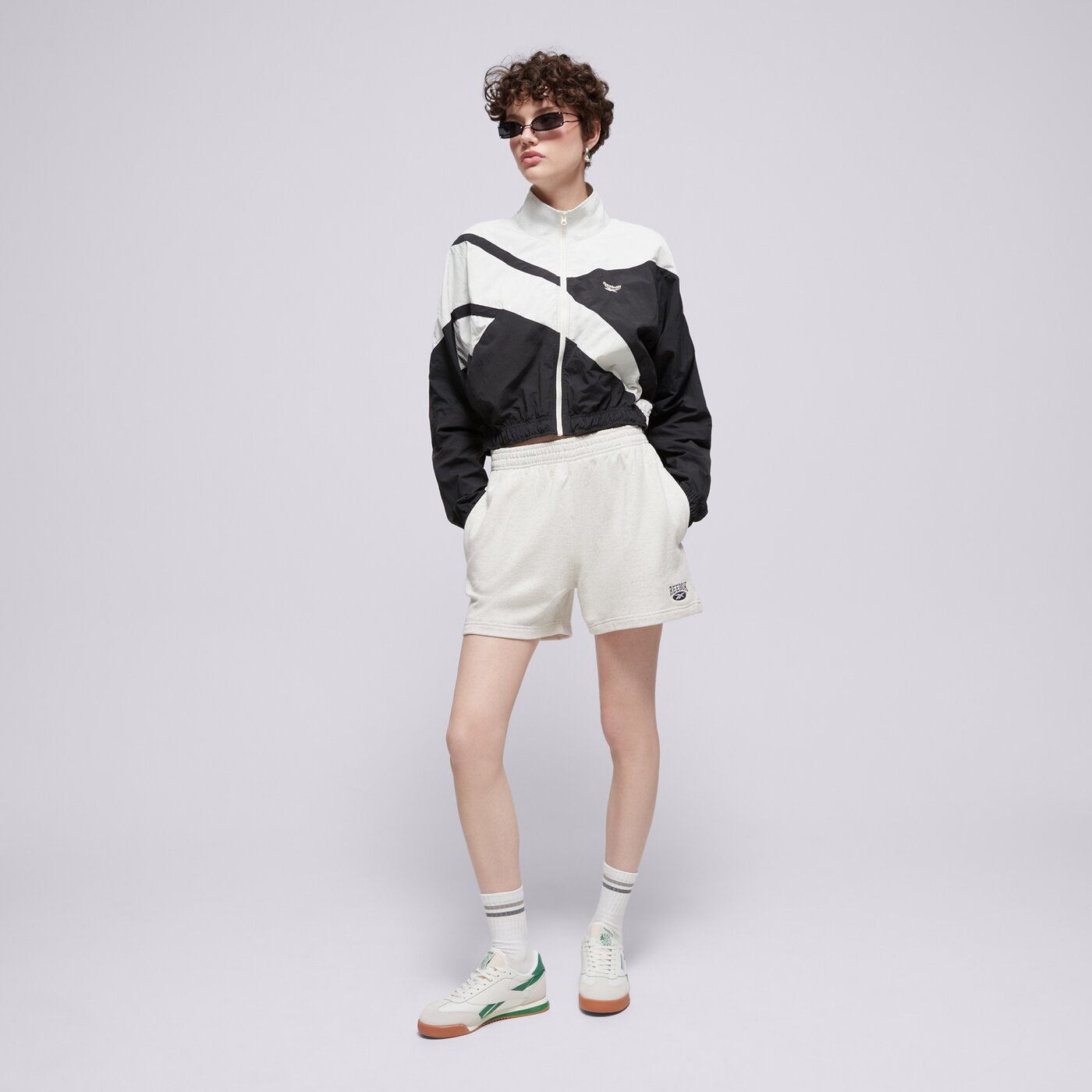 Дамски къси панталони REEBOK ШОРТИ CL AE SM LOGO SHORT 100076253 цвят бял