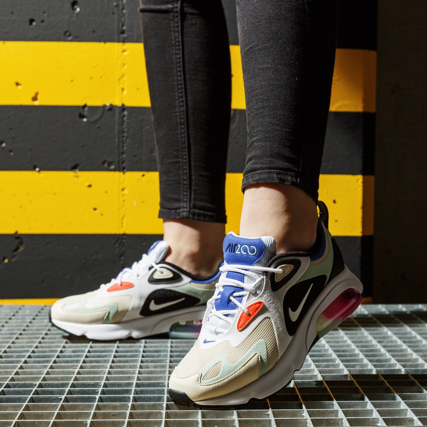 Дамски маратонки NIKE AIR MAX 200 ci3867-200 цвят многоцветен