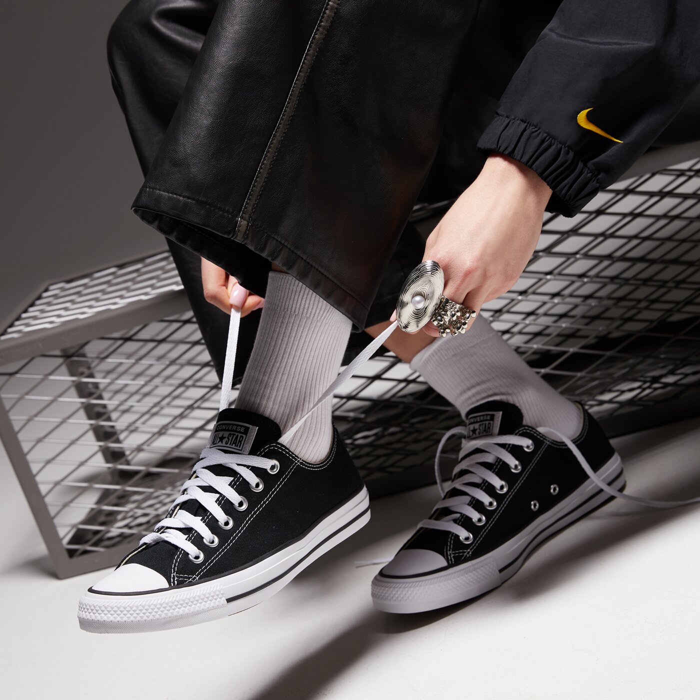 Дамски маратонки CONVERSE CHUCK TAYLOR ALL STAR OX  m9166c цвят черен