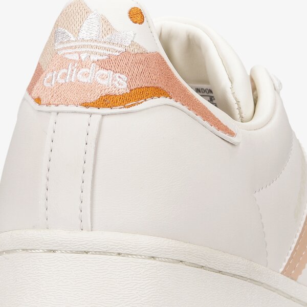 Дамски маратонки ADIDAS SUPERSTAR W  gv8344 цвят бял