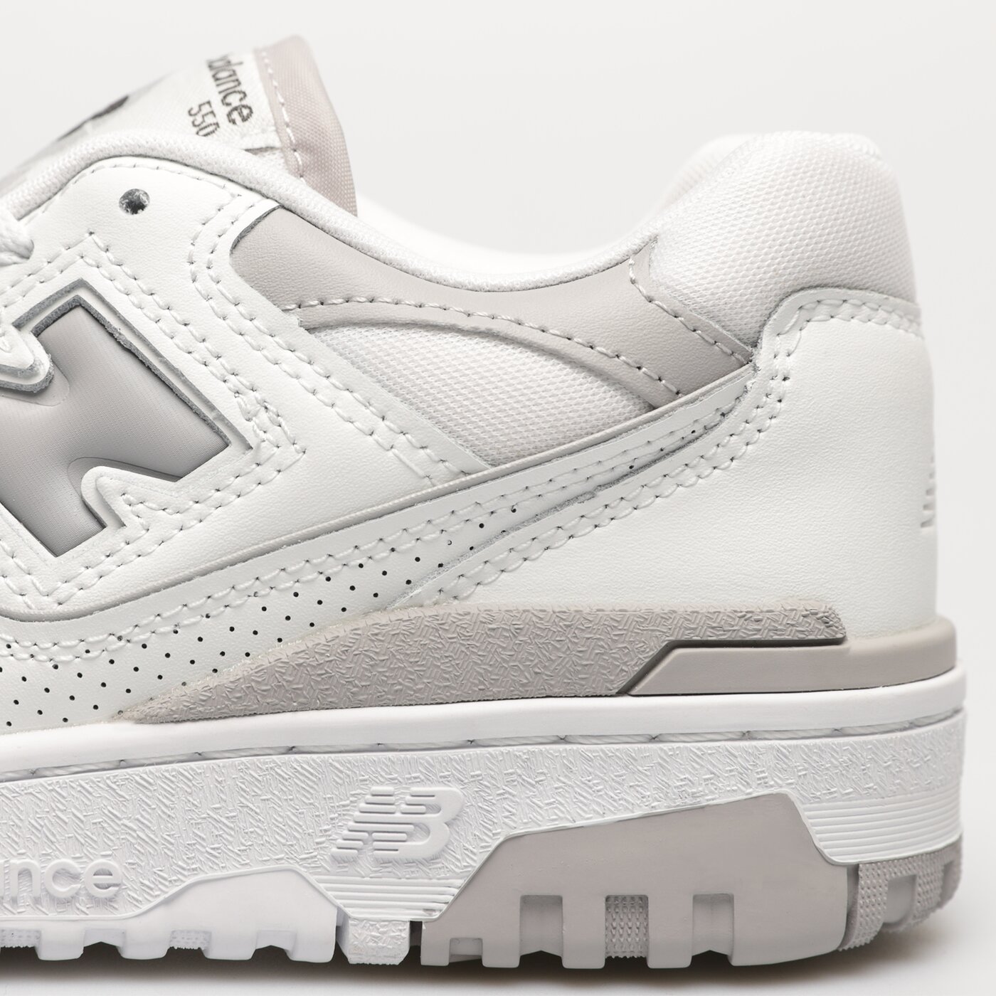 Дамски маратонки NEW BALANCE 550 bbw550bb цвят бял