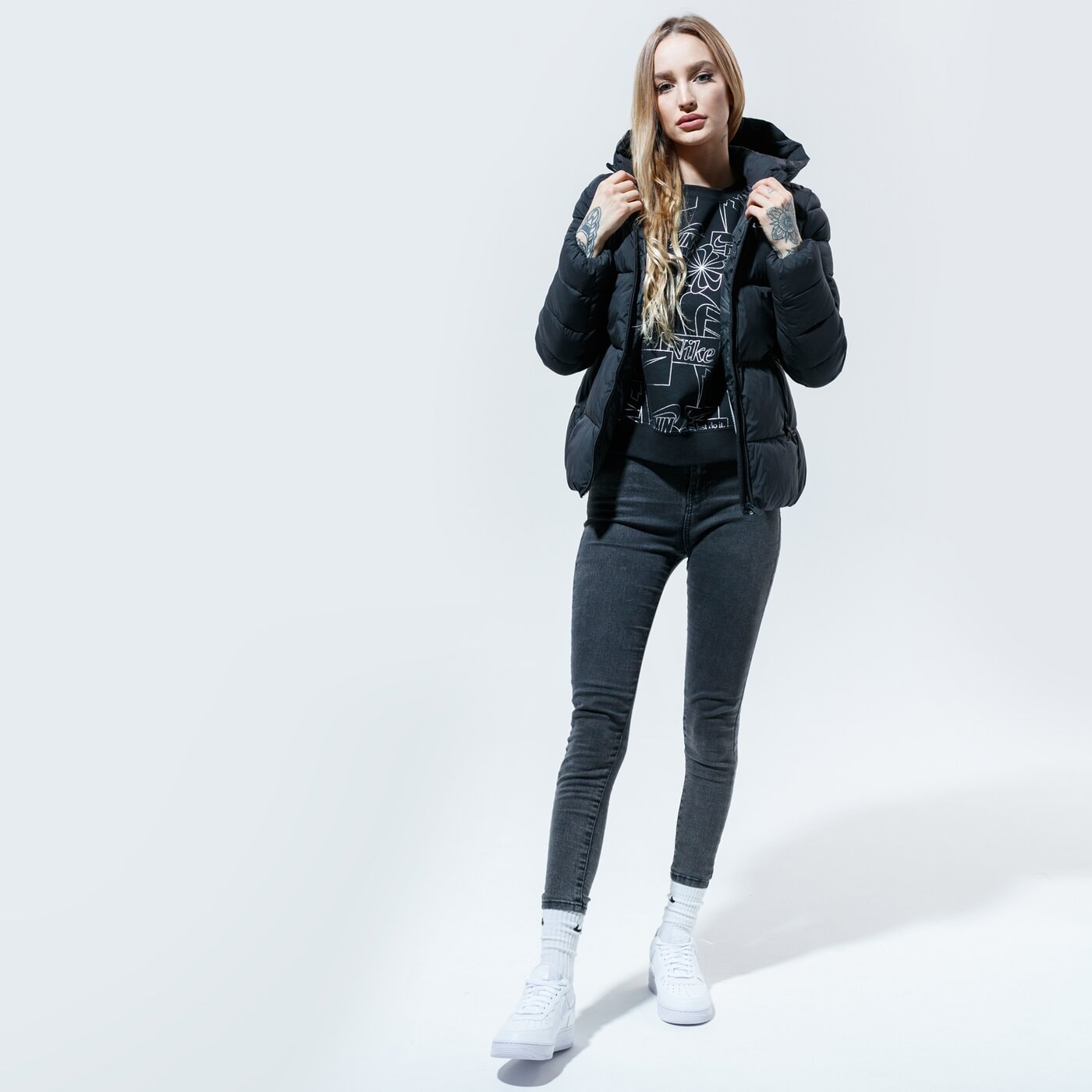 Дамско зимно яке CHAMPION ЯКЕ HOODED POLYFILLED JACKET REGULAR 113424kk001 цвят черен