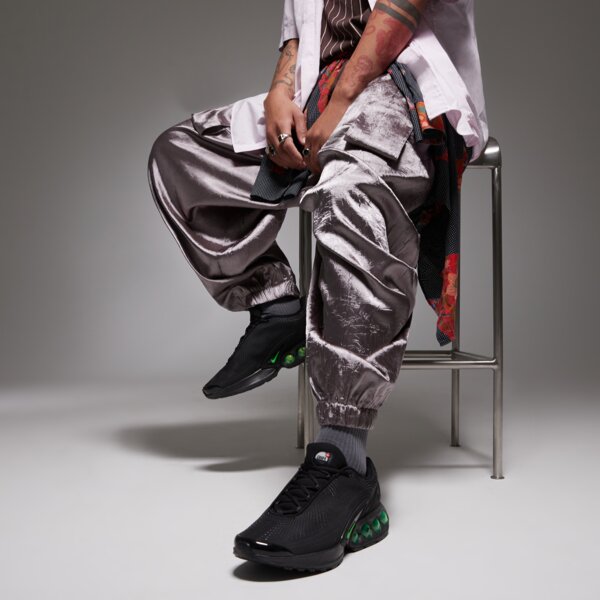 Мъжки маратонки NIKE AIR MAX DN dv3337-021 цвят черен