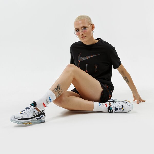 Дамска тениска NIKE ТЕНИСКА W NK DF SSNL SWSH FLY SS TEE NBA dm2552-010 цвят черен
