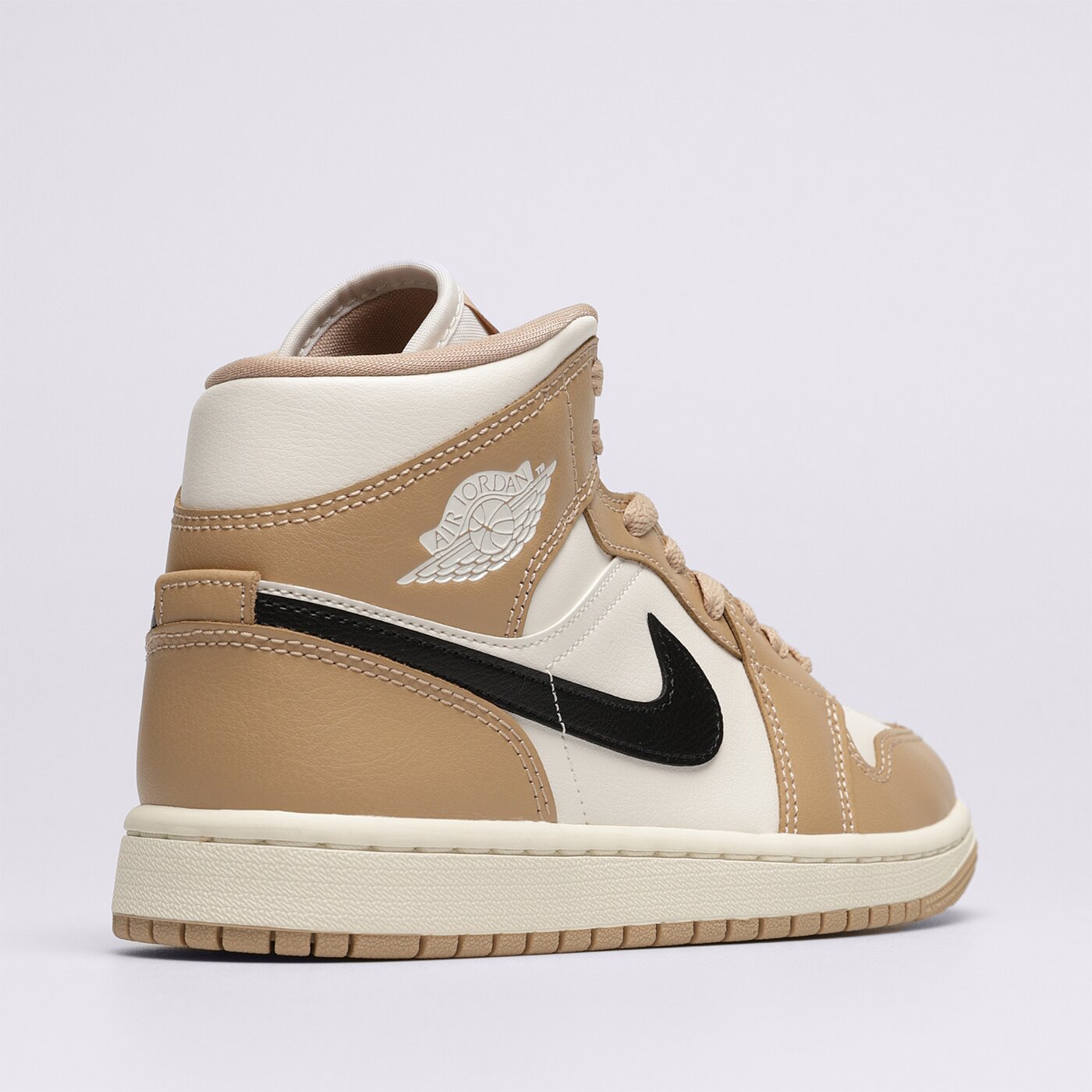 Дамски маратонки WMNS AIR JORDAN 1 MID bq6472-103 цвят кафяв