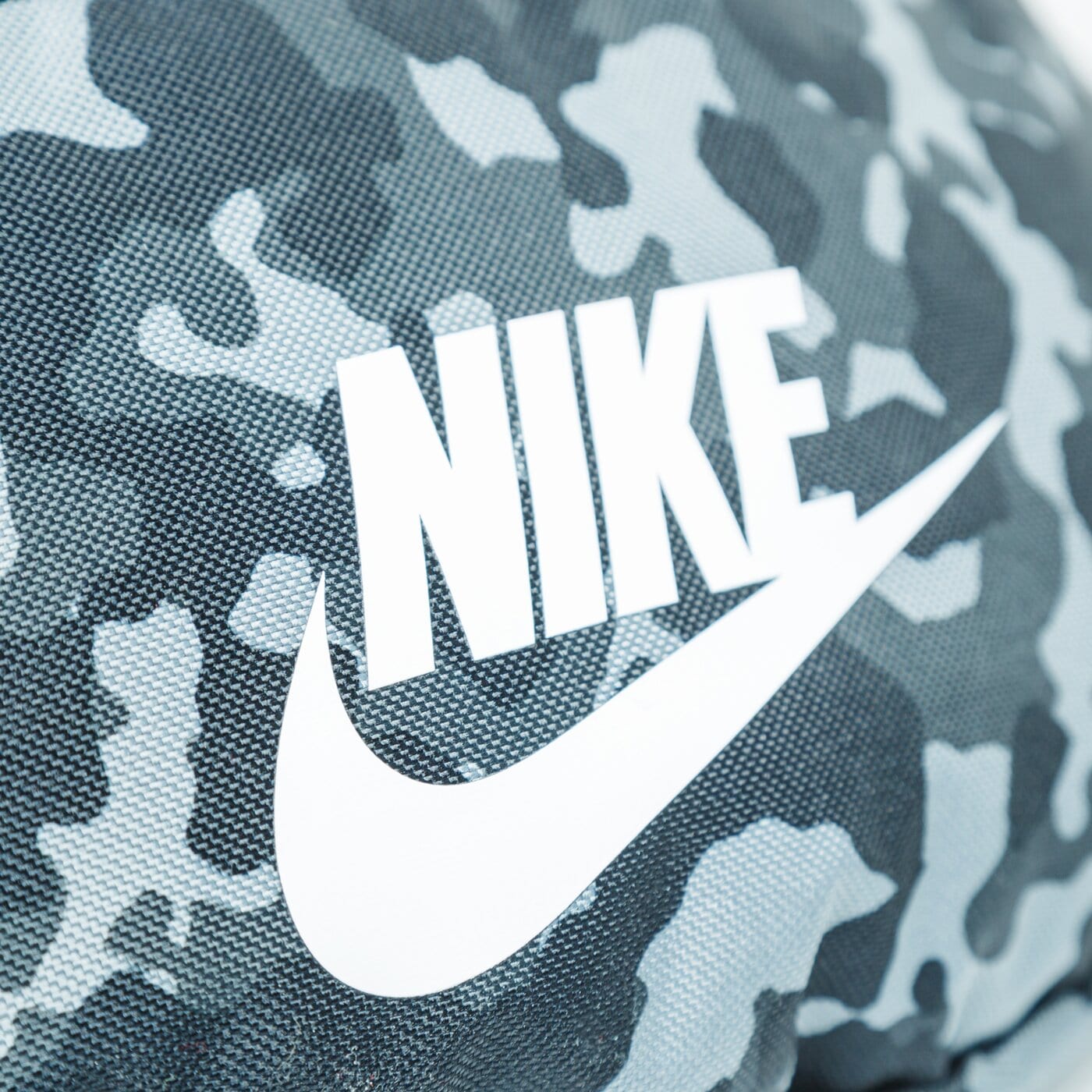 Дамска чанта за кръст NIKE ЧАНТА ЗА КРЪСТ NK HERITAGE HIP PACK - AOP2 cv0838-010 цвят многоцветен