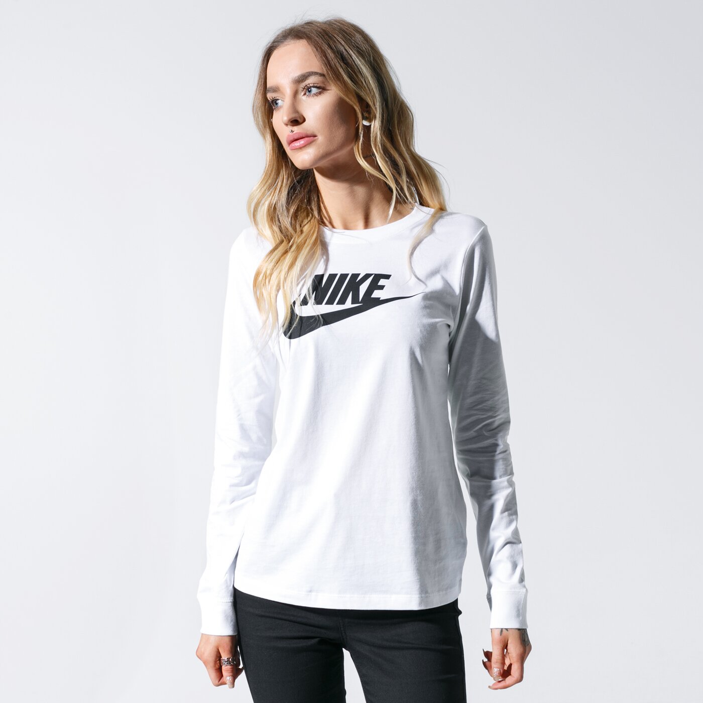 Дамска тениска NIKE ТЕНИСКА W NSW TEE ESSNTL LS ICON FTRA bv6171-100 цвят бял