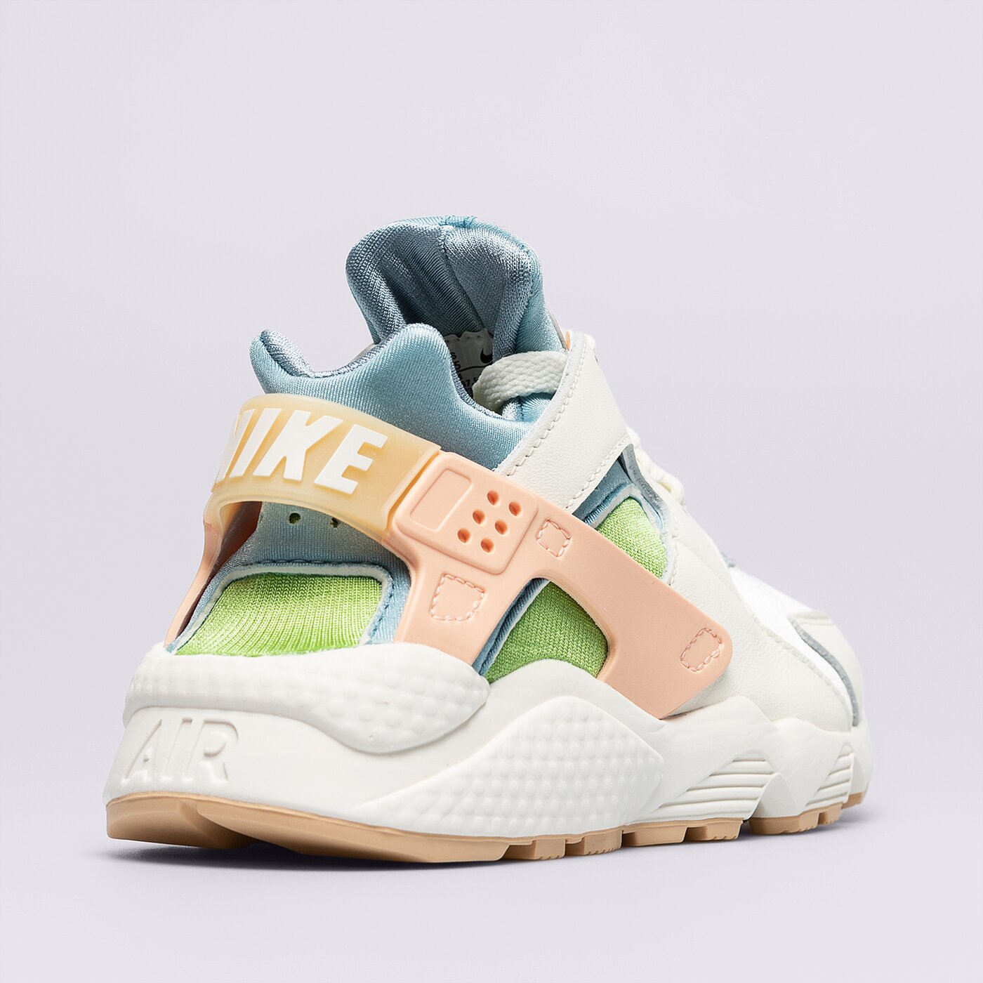 Дамски маратонки NIKE AIR HUARACHE SE dq0117-100 цвят многоцветен