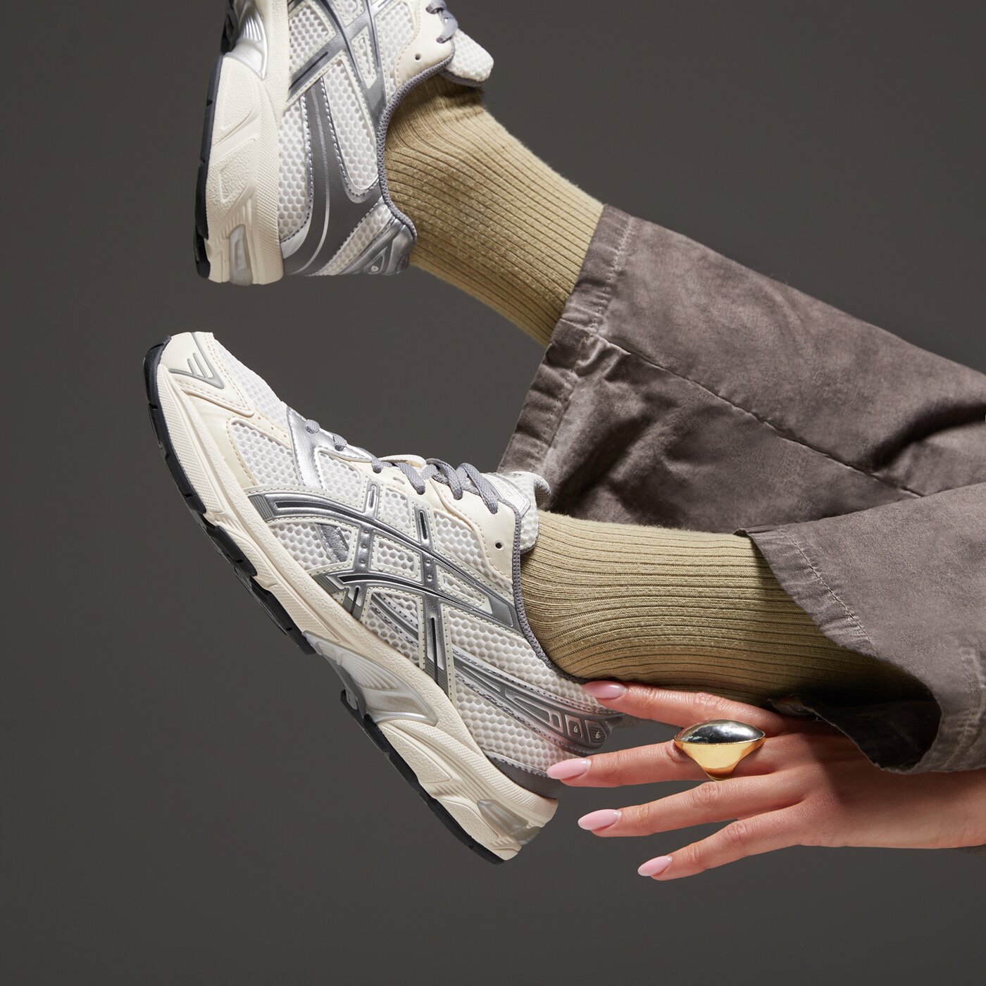 Дамски маратонки ASICS GEL-1130 1202a164-116 цвят бежов