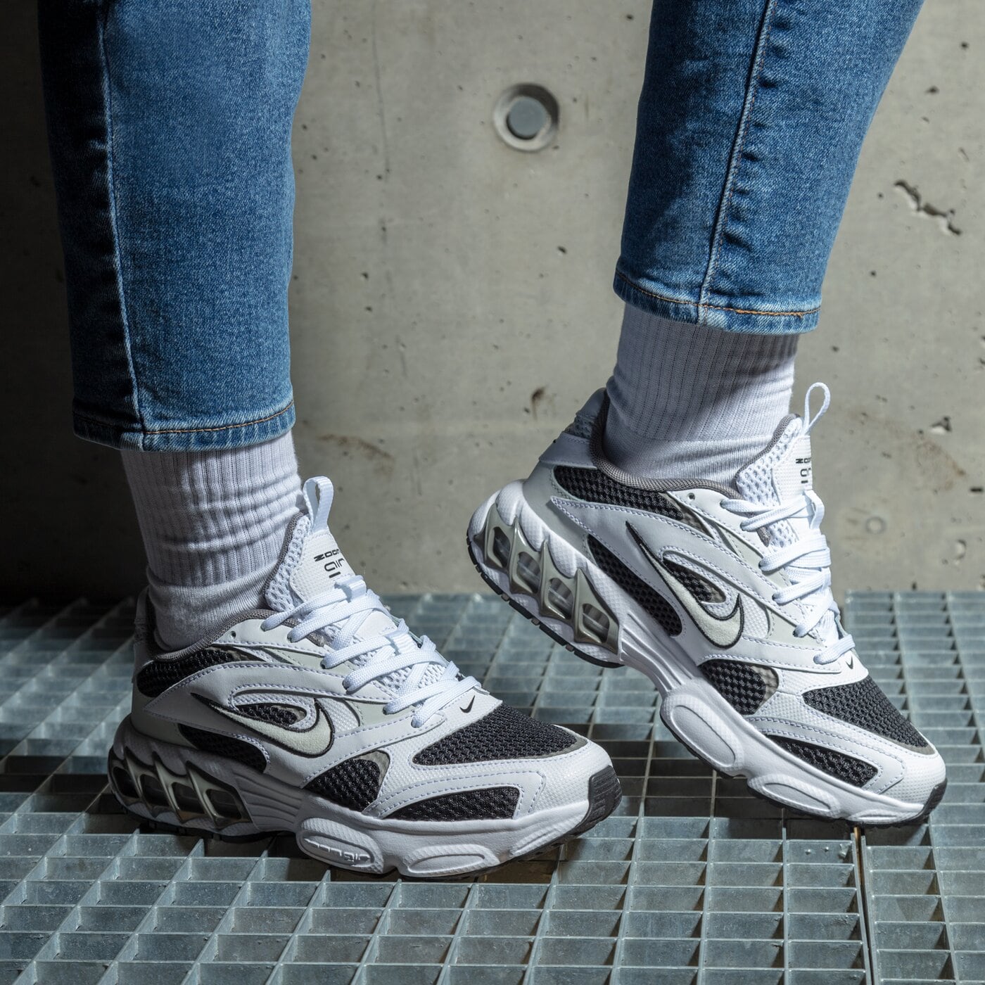 Дамски маратонки NIKE ZOOM AIR FIRE cw3876-004 цвят бял