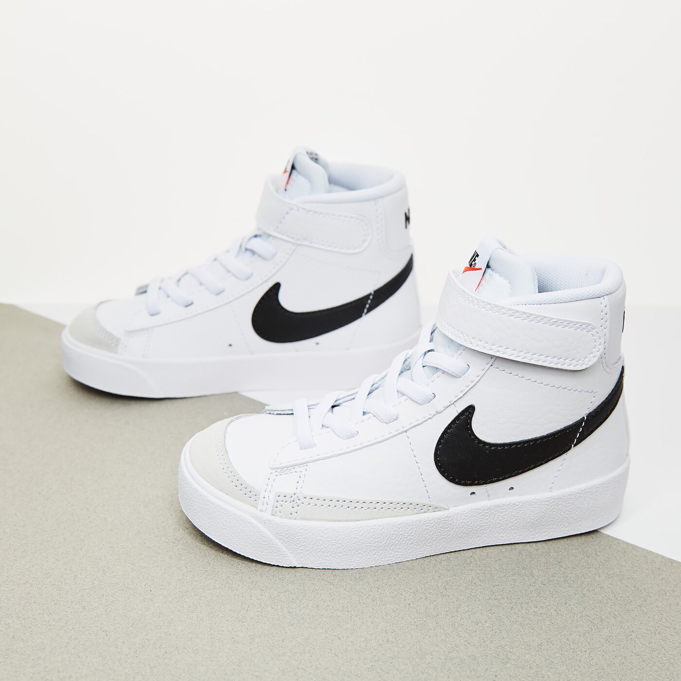 Детски маратонки NIKE BLAZER MID '77  da4087-100 цвят бял