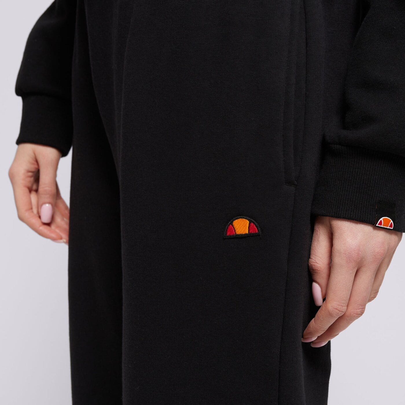 Дамски панталони ELLESSE ПАНТАЛОНИ MUGIA JOG PANT BLK smg22040011 цвят черен