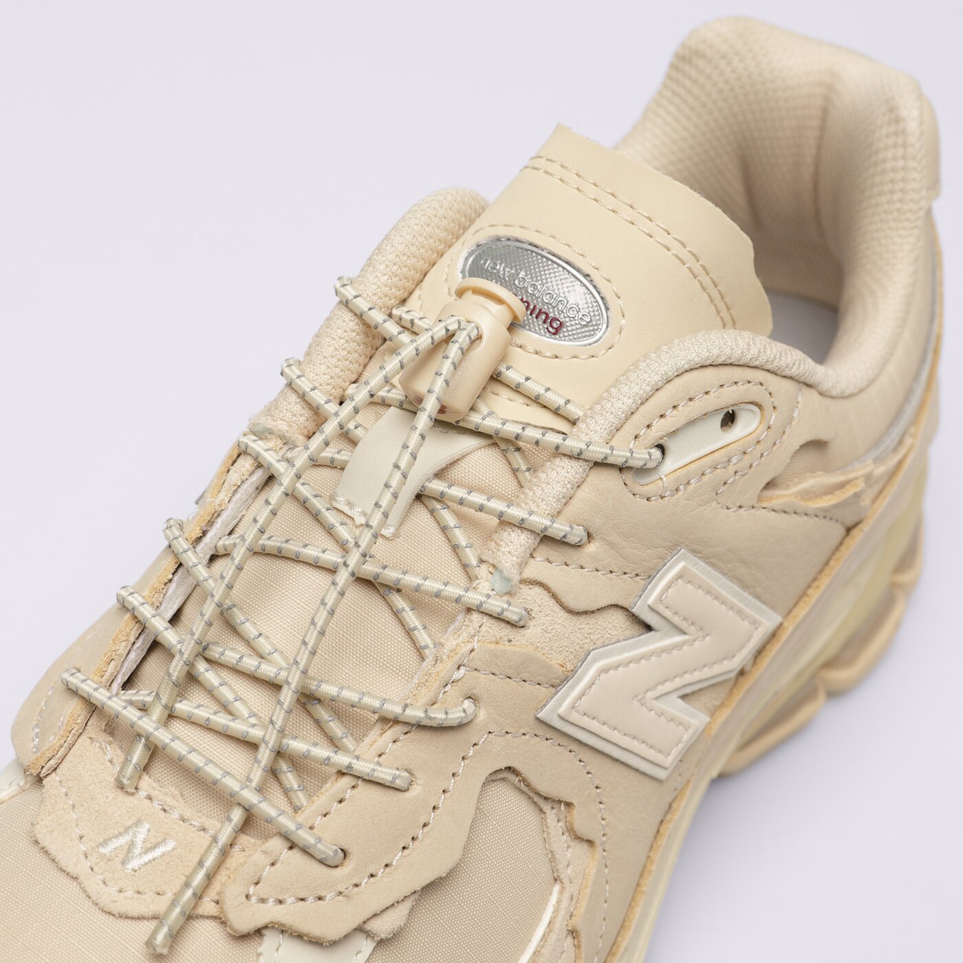 Мъжки маратонки NEW BALANCE 2002R  m2002rdq цвят бежов