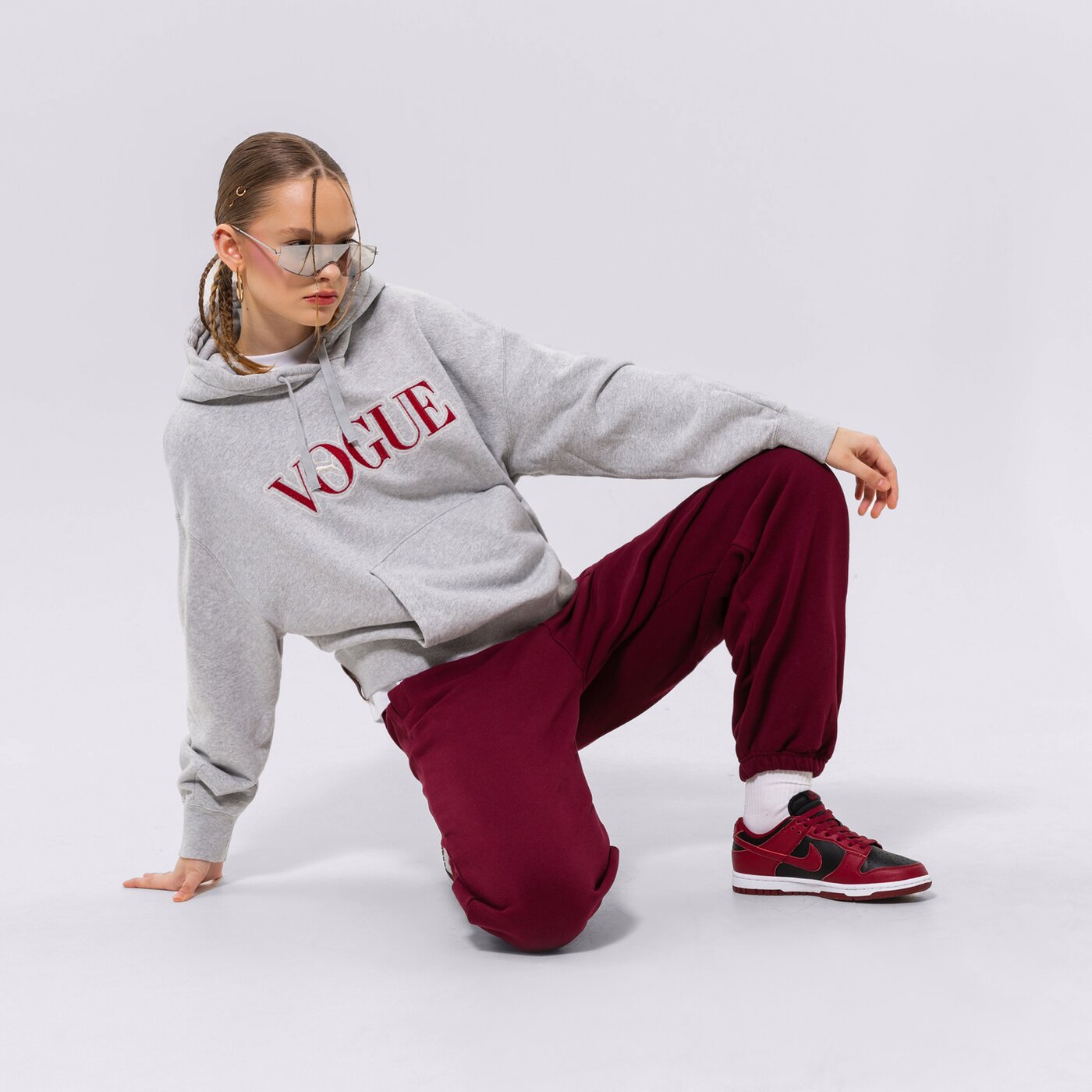 Дамски суичър PUMA СУИТЧЪР С КАЧУЛКА PUMA X VOGUE OVERSIZED HOODIE TR 536691-04 цвят сив