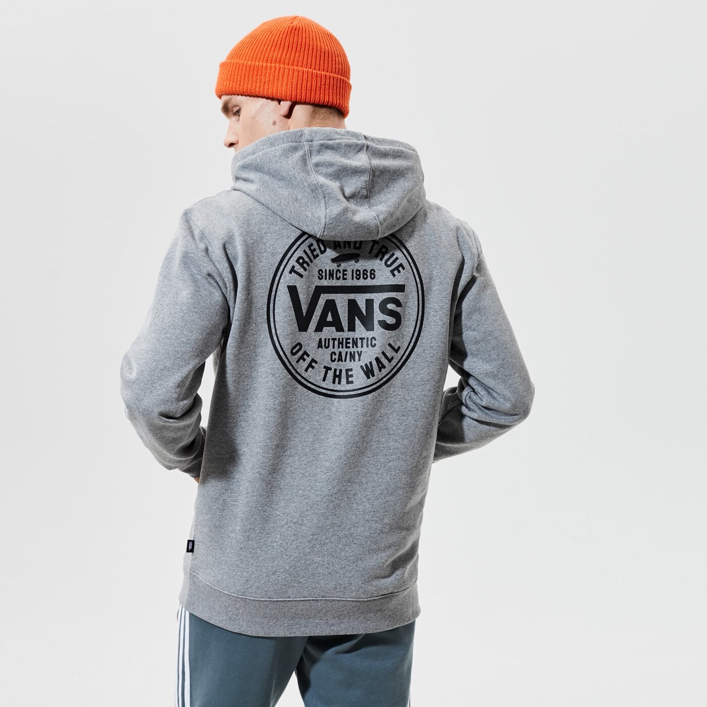 Мъжки суичър VANS СУИТЧЪР С КАЧУЛКА MN TRIED AND TRUE PO CEMENT HEATHER vn0a54az02f1 цвят сив
