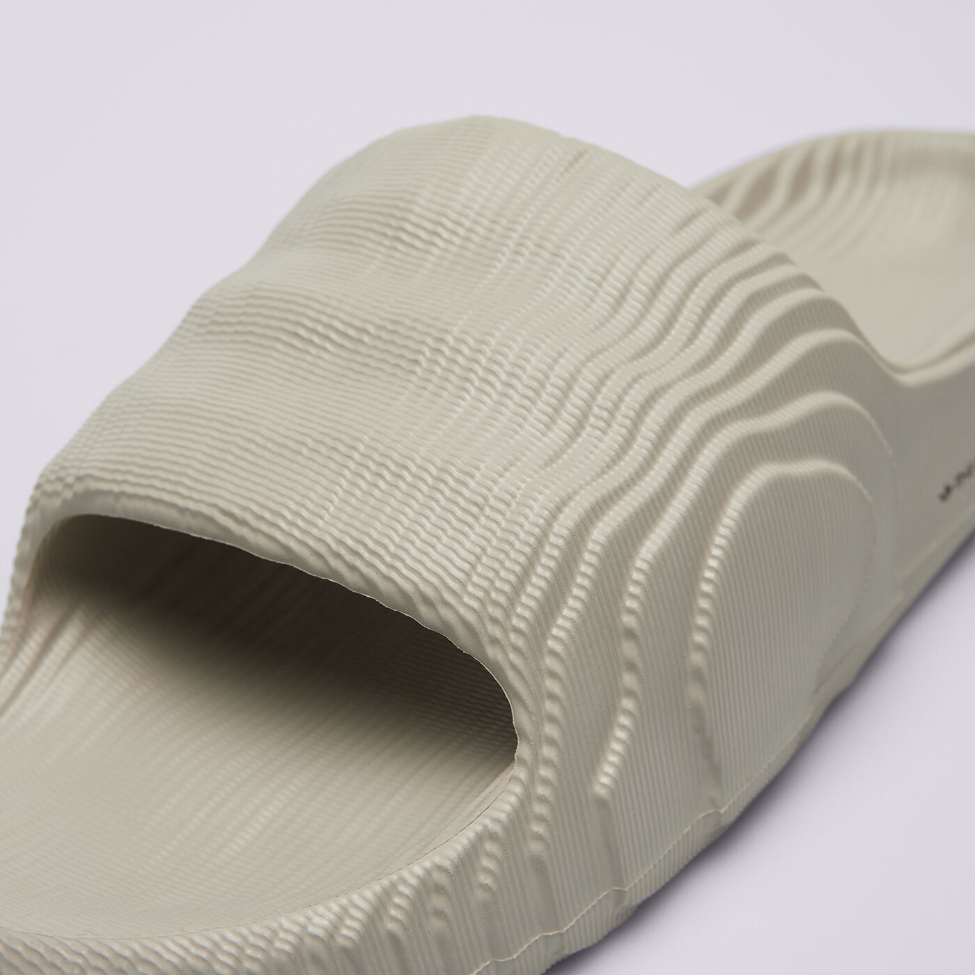 Дамски чехли и сандали ADIDAS ADILETTE 22 hq4670 цвят бежов