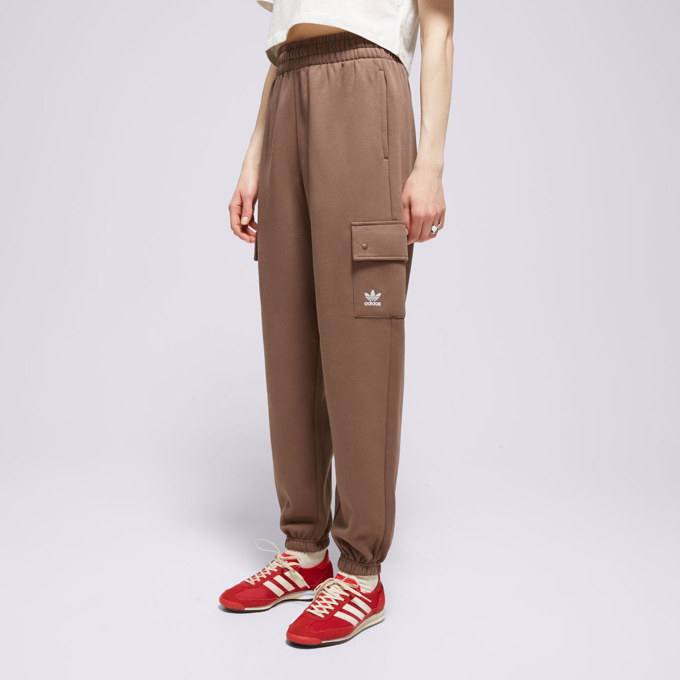 Дамски панталони ADIDAS ПАНТАЛОНИ CARGO JOGGER ir5909 цвят кафяв