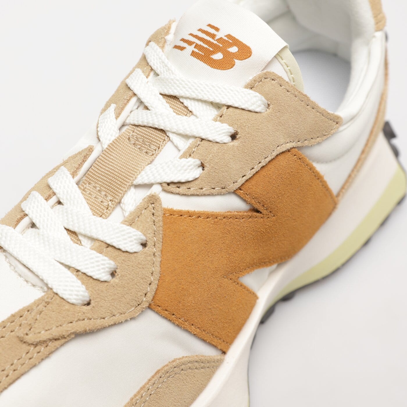 Дамски маратонки NEW BALANCE 327  ws327pt цвят бежов