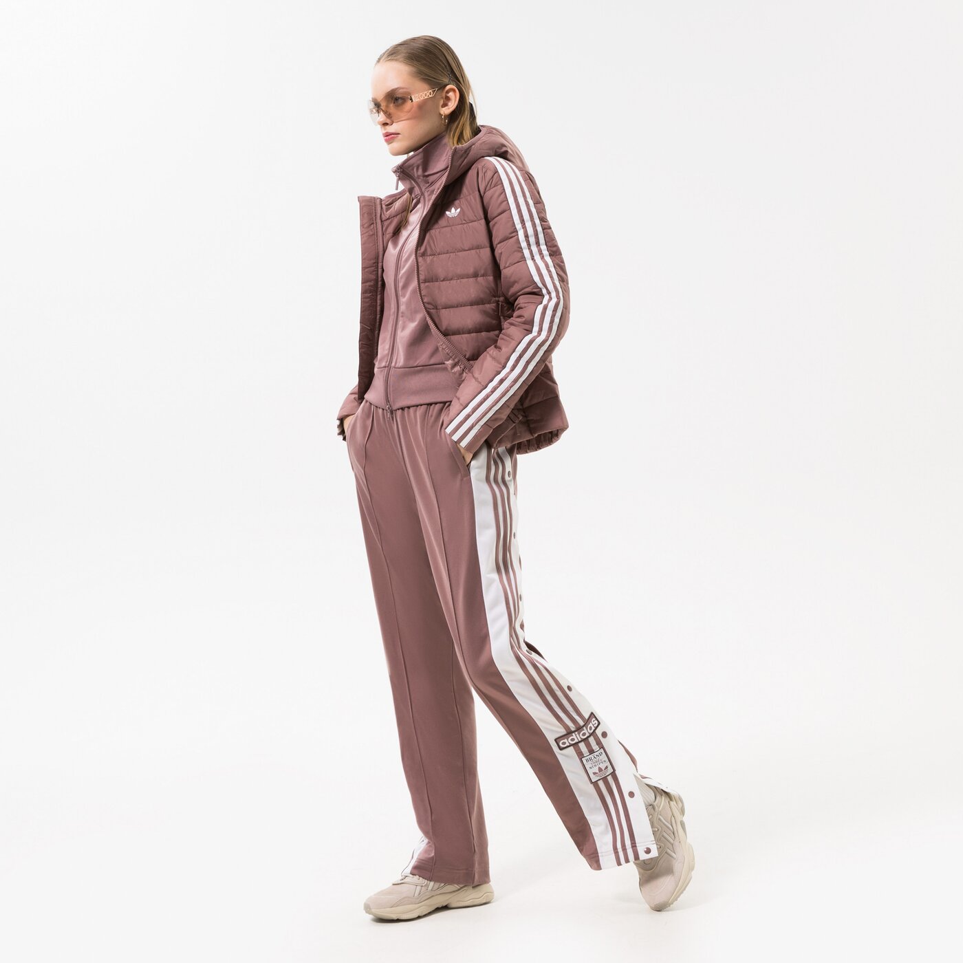 Дамски панталони ADIDAS ПАНТАЛОНИ ADIBREAK TP hn5888 цвят виолетов