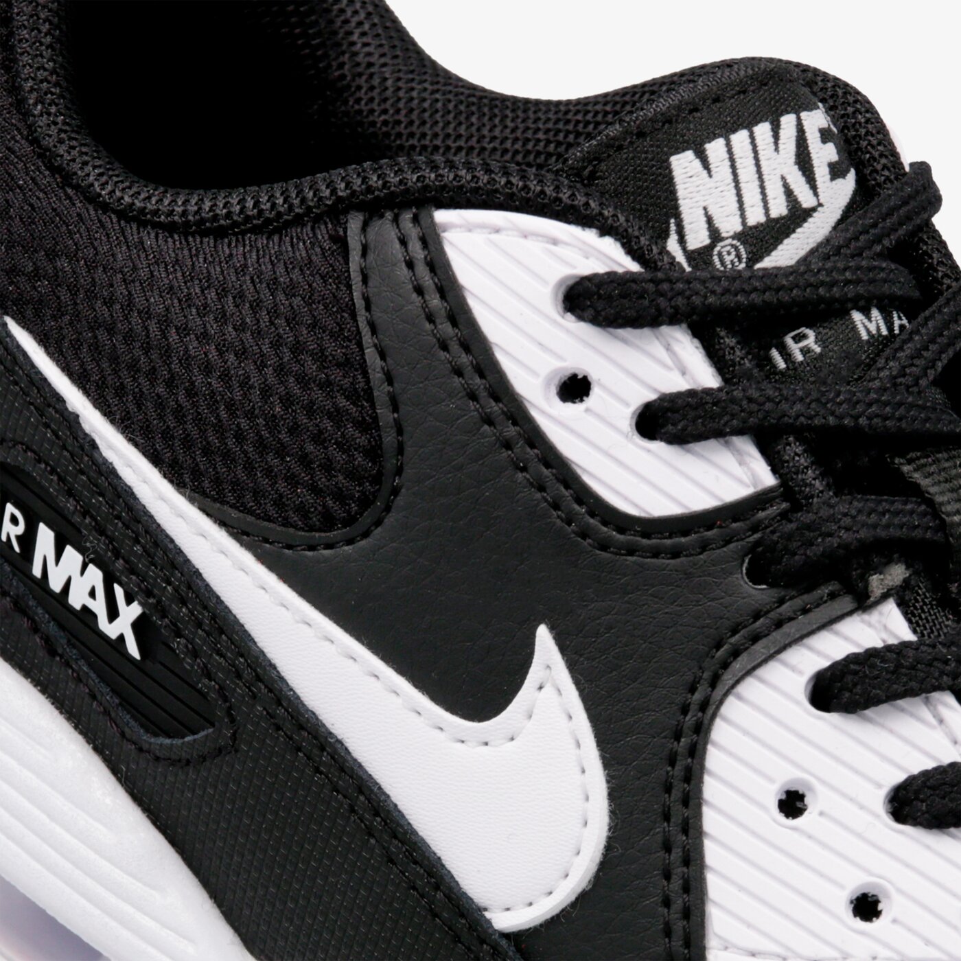 Дамски маратонки NIKE WMNS AIR MAX 90  325213-055 цвят черен