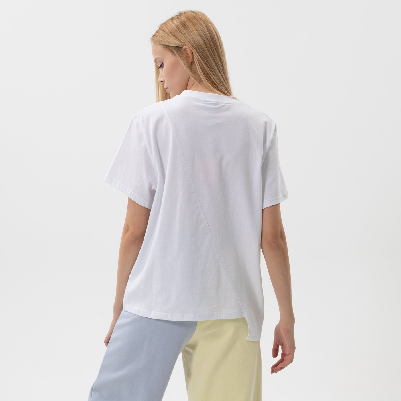 Дамска тениска ELLESSE ТЕНИСКА ALIBI OVERSIZED ТЕНИСКА WHT sgi11010908 цвят бял