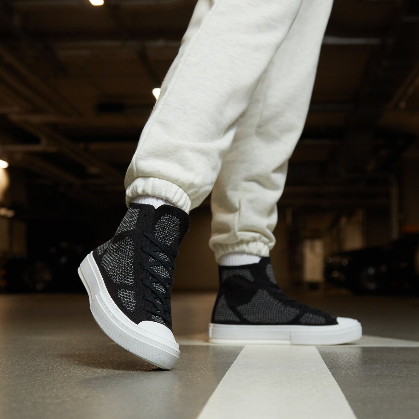 Дамски маратонки CONVERSE CHUCK 70 - PU - COLD CEMENT a00455c цвят черен