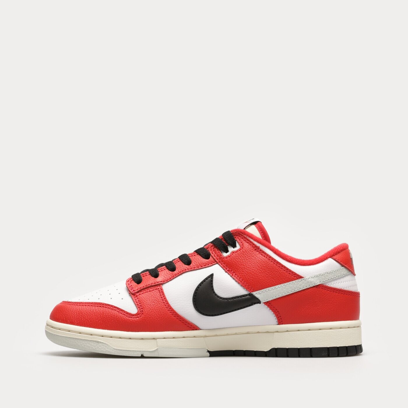 Мъжки маратонки NIKE DUNK LOW RETRO PRM dz2536-600 цвят червен