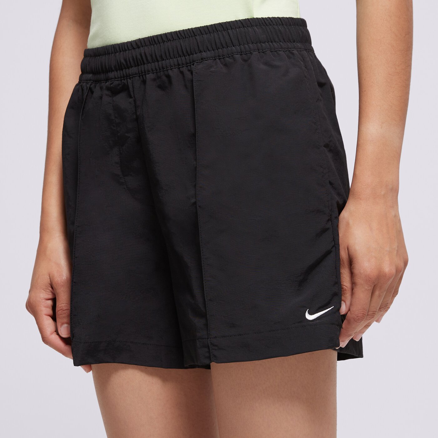 Дамски къси панталони NIKE ШОРТИ W NSW ESSNTL MR 5IN WVN SHRT fv6622-010 цвят черен