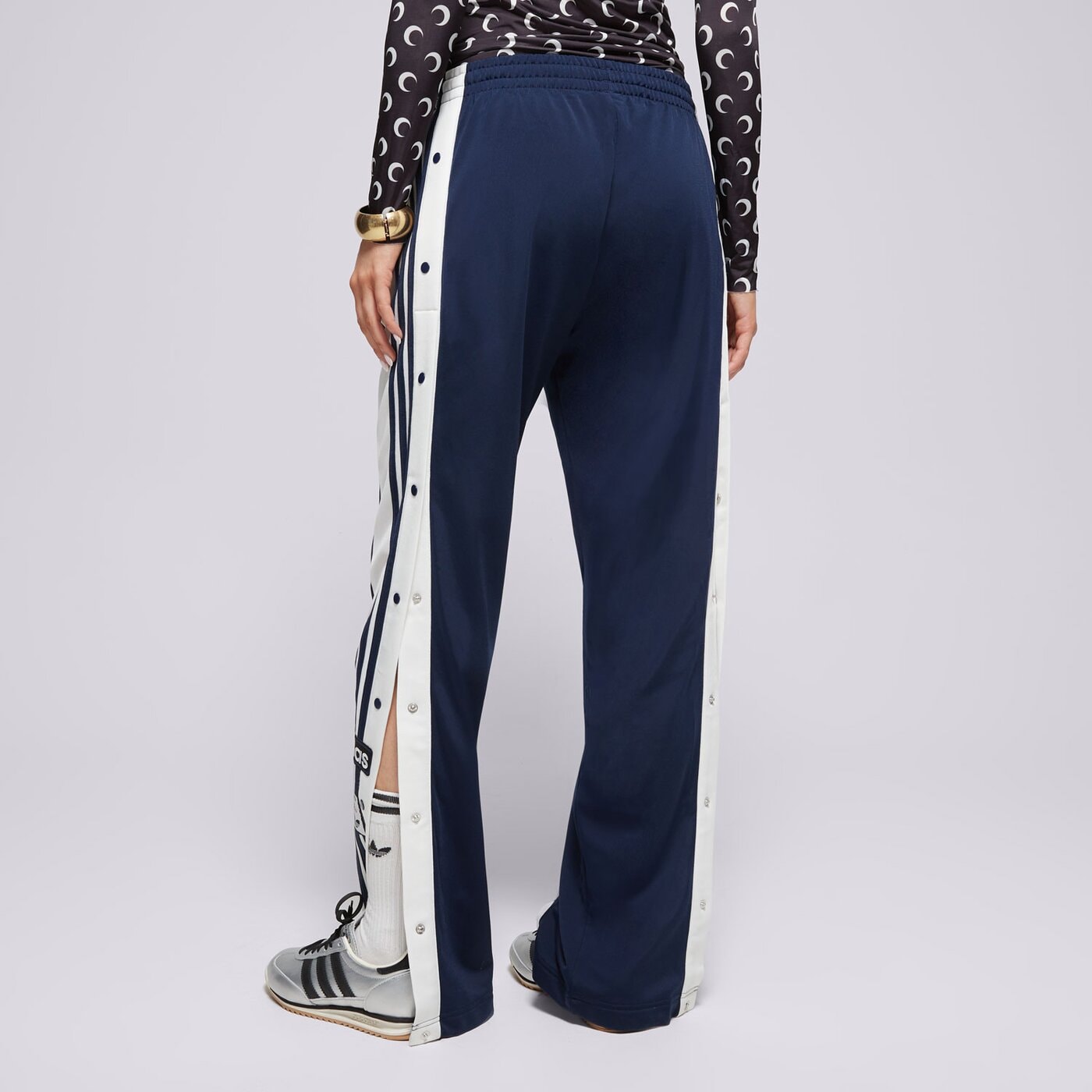 Дамски панталони ADIDAS ПАНТАЛОНИ ADIBREAK PANT jd0853 цвят тъмносин