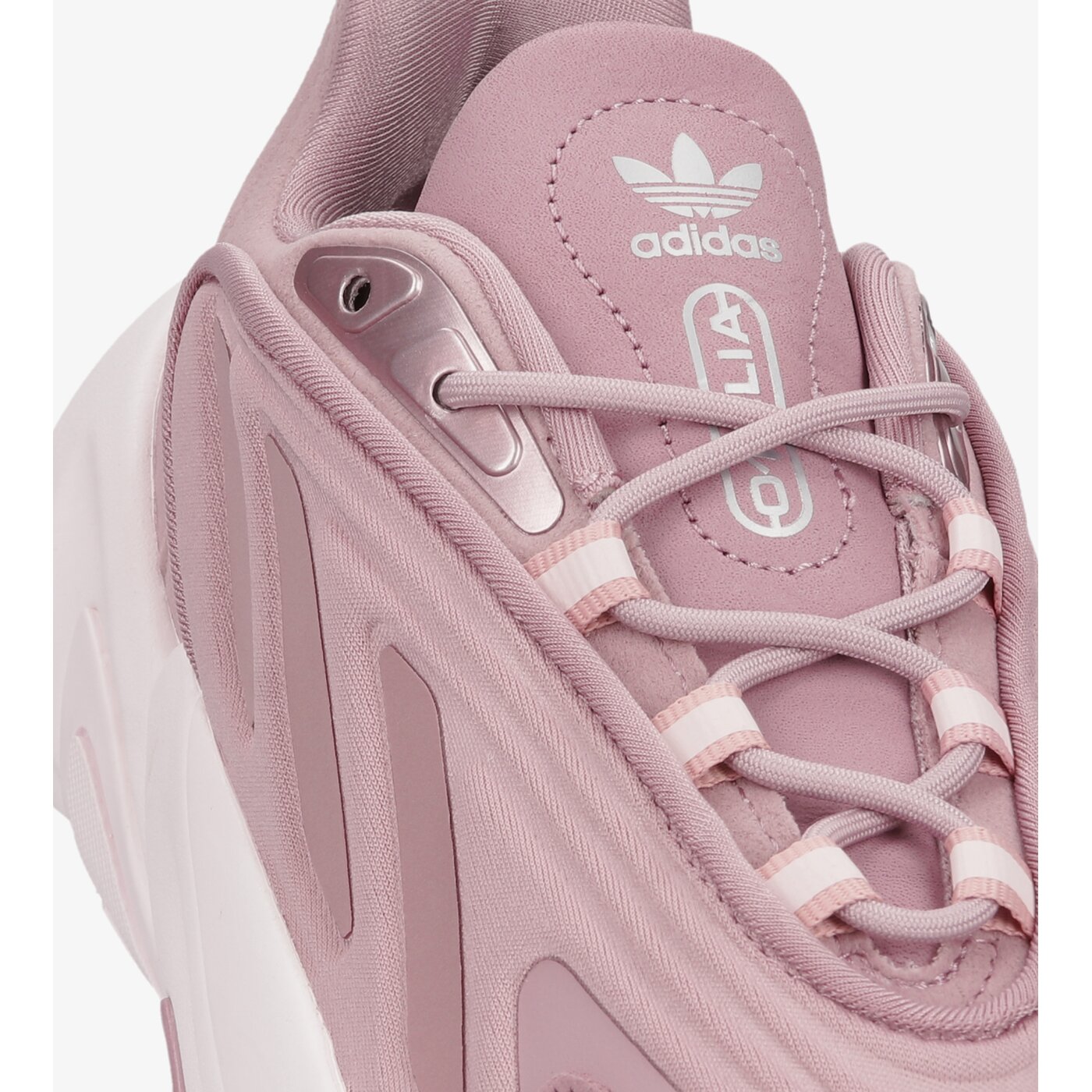 Дамски маратонки ADIDAS OZELIA W gw0614 цвят розов