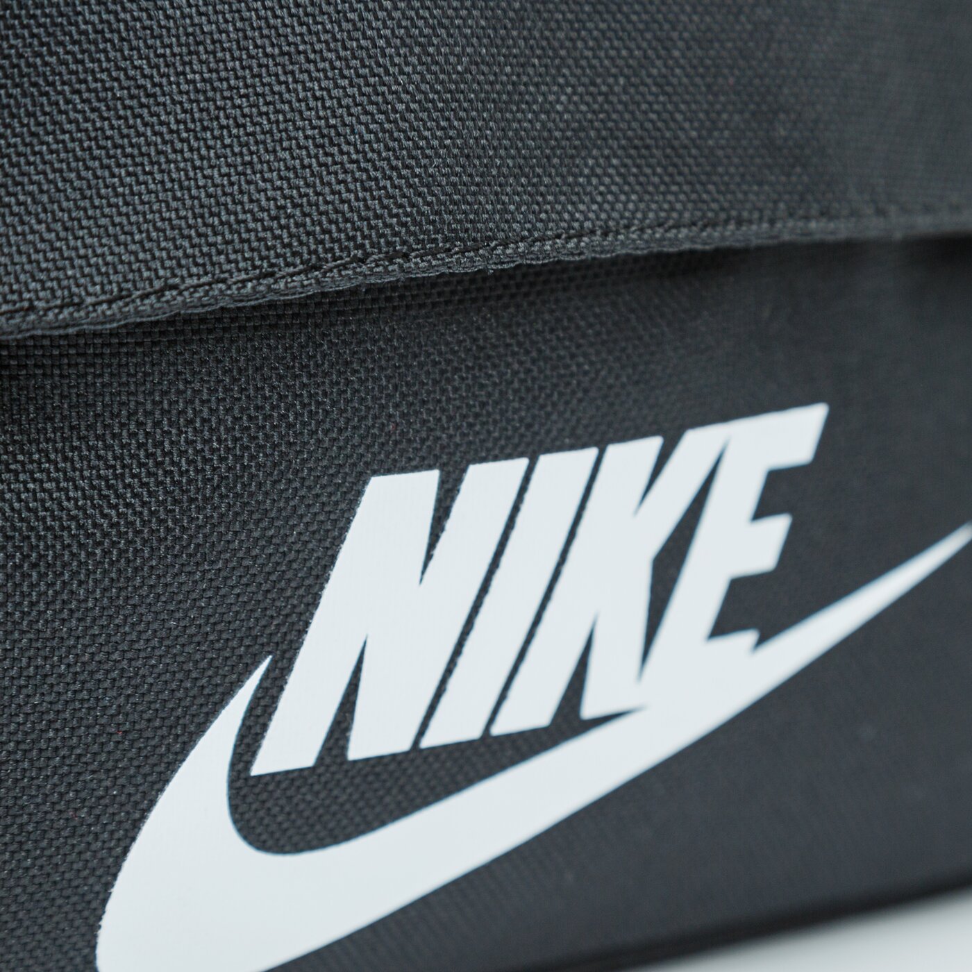 Дамски сак NIKE ЧАНТА W NSW FUTURA 365 CROSSBODY cw9300-010 цвят черен