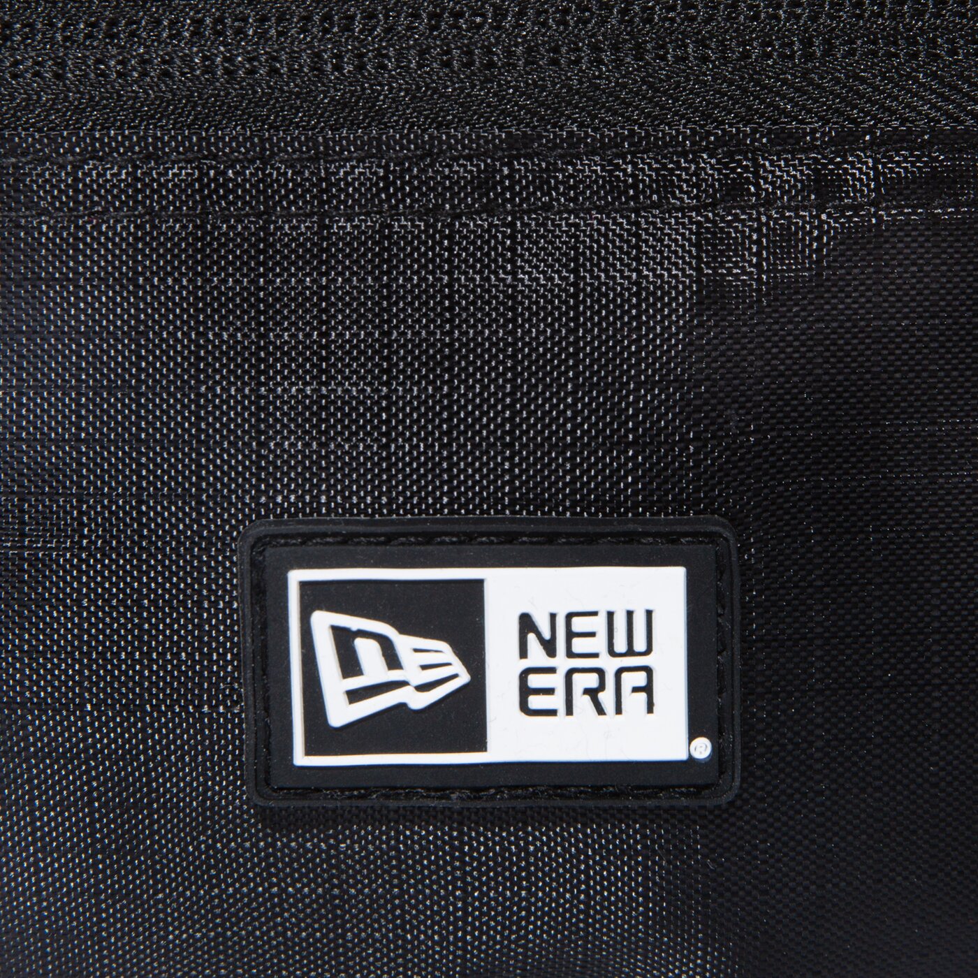 Дамска чанта за кръст NEW ERA ЧАНТА MINI WAIST BAG NEW ERA BLK 60137374 цвят черен