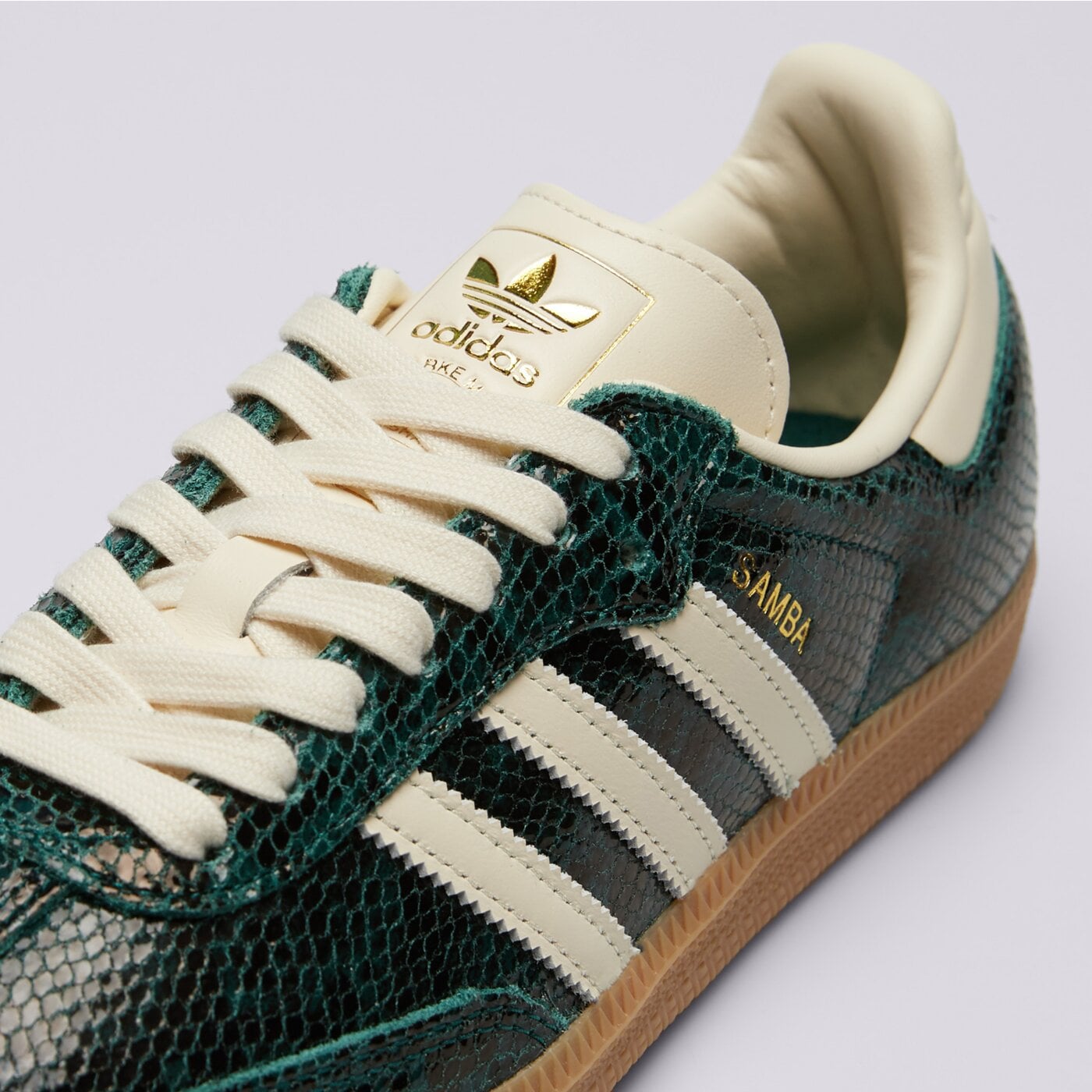 Дамски маратонки ADIDAS SAMBA OG W jr8848 цвят зелен