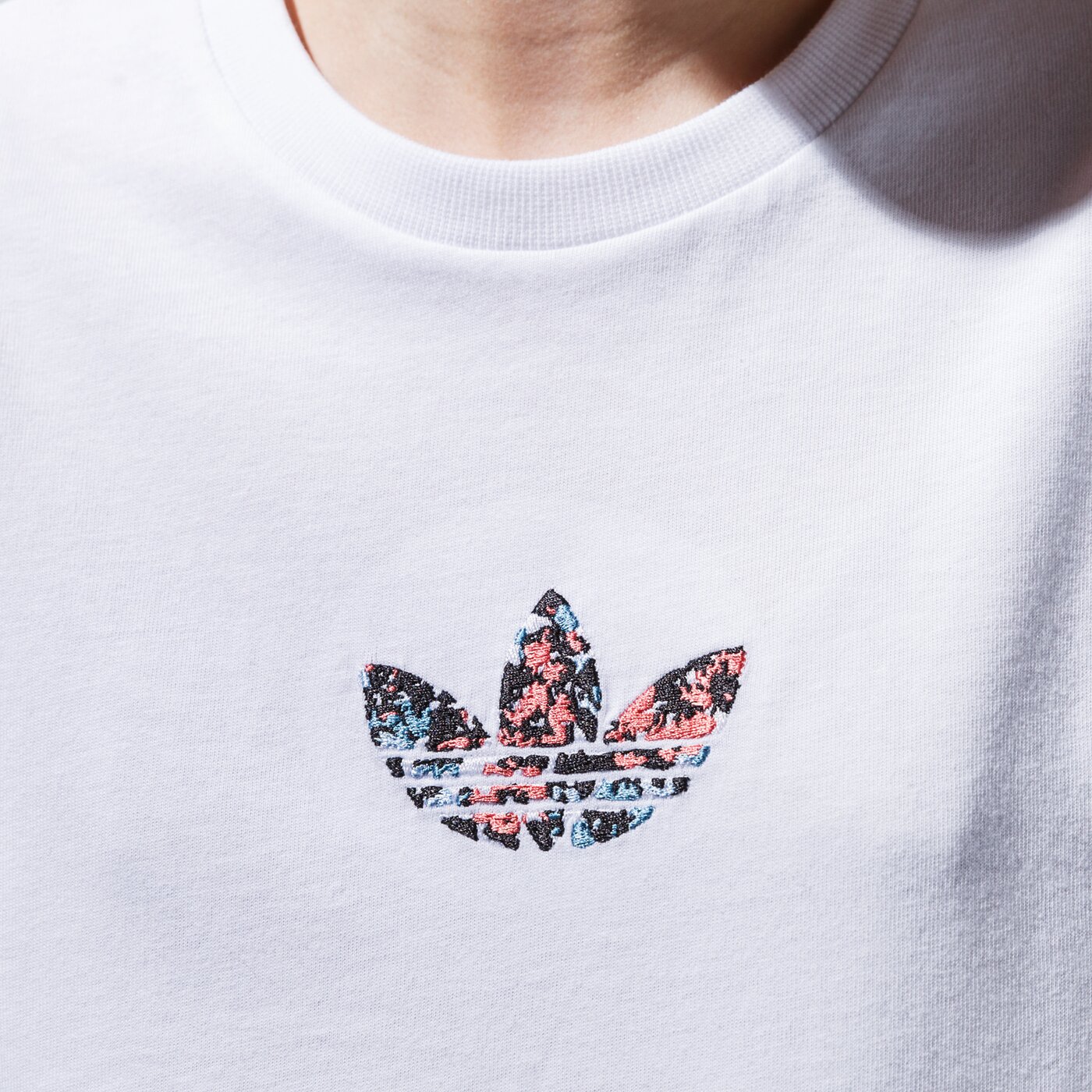 Дамска тениска ADIDAS ТЕНИСКА ТЕНИСКА gn3042 цвят бял