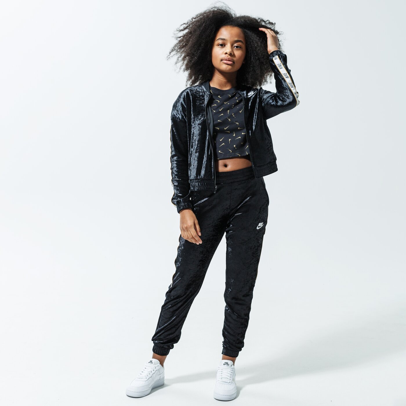 Детска тениска NIKE ТЕНИСКА SPORTSWEAR cz1126-011 цвят черен