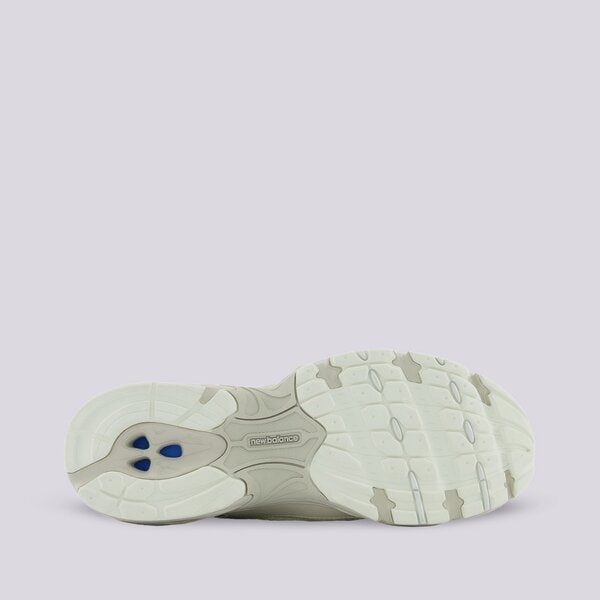 Дамски маратонки NEW BALANCE 530  mr530aa1 цвят кремав