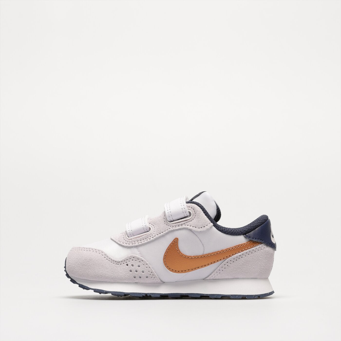 Детски маратонки NIKE MD VALIANT  cn8560-501 цвят бял