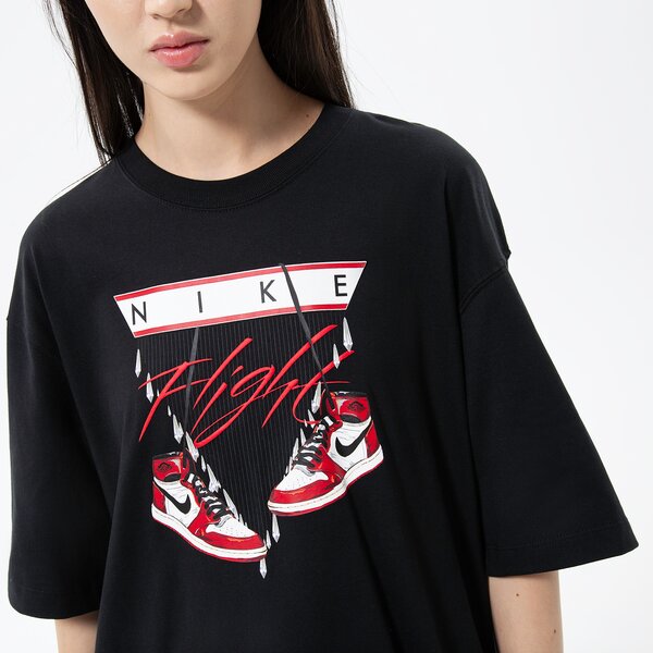 Дамска тениска JORDAN ТЕНИСКА W J FLIGHT SHOE GFX OS TEE dv1411-010 цвят черен