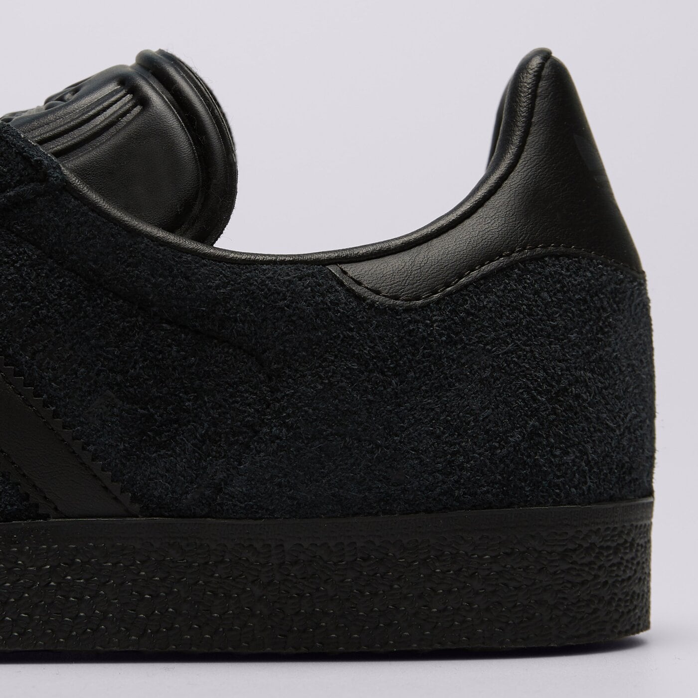 Мъжки маратонки ADIDAS GAZELLE  cq2809 цвят черен